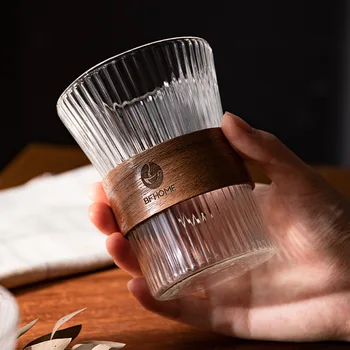 Novi japanski stil Anti-opekotine Stakleni Rotirajući Uho Kava Čašu Čaj Čašu Vertikalni Zrna Vodeni Potrošačke Mliječno Staklo Staklo Čaj Čašu